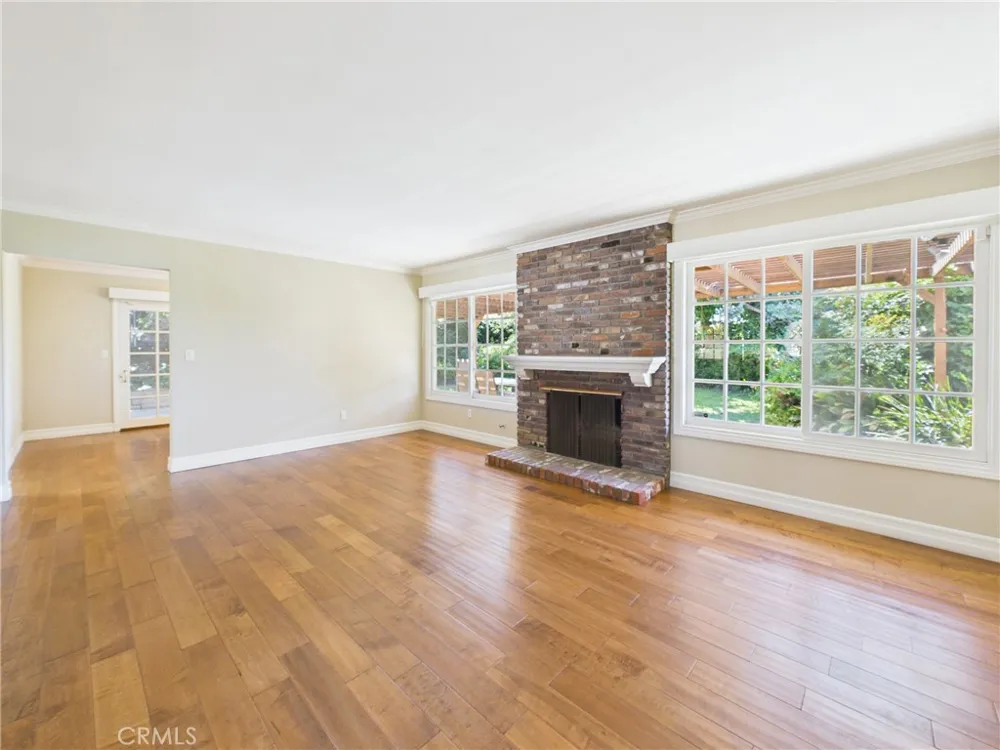 3032 Fairbairn Orange, CA 92865