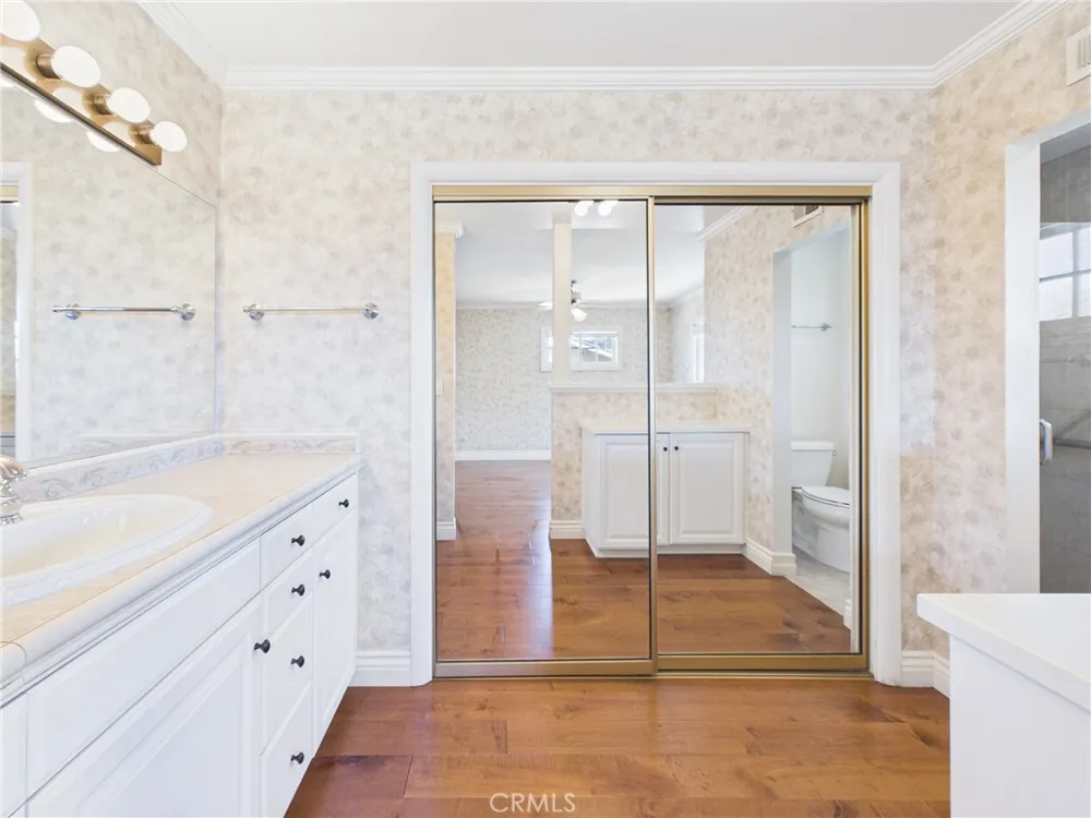 3032 Fairbairn Orange, CA 92865