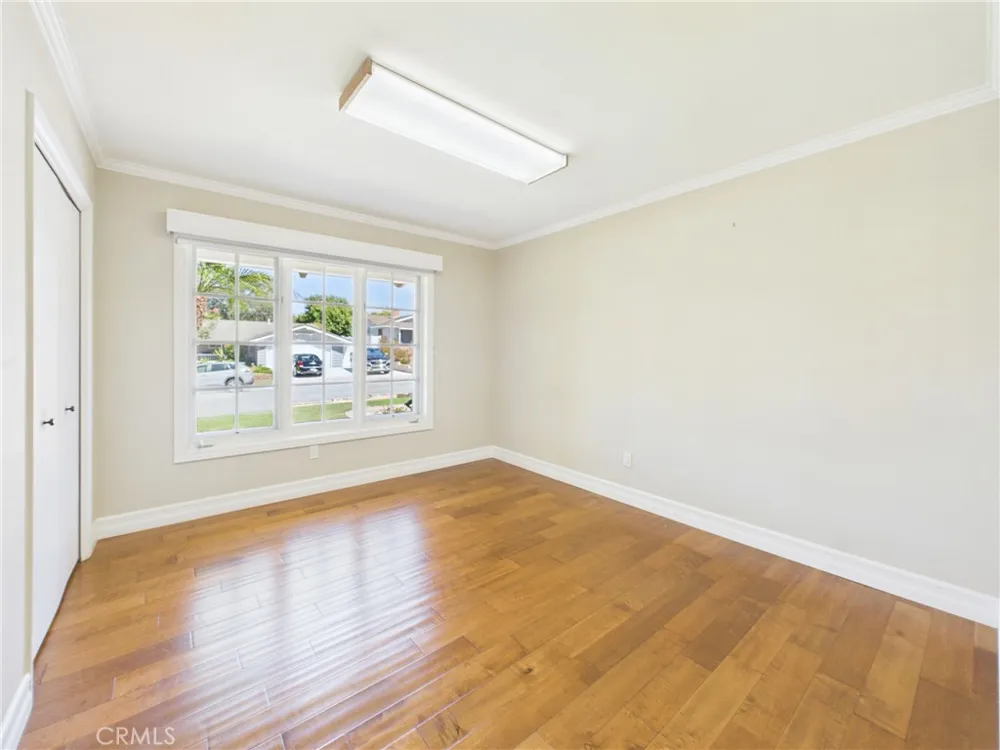 3032 Fairbairn Orange, CA 92865