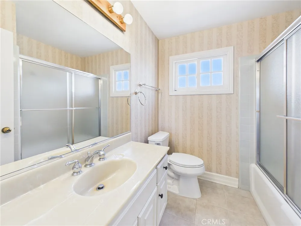 3032 Fairbairn Orange, CA 92865