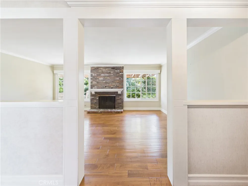 3032 Fairbairn Orange, CA 92865