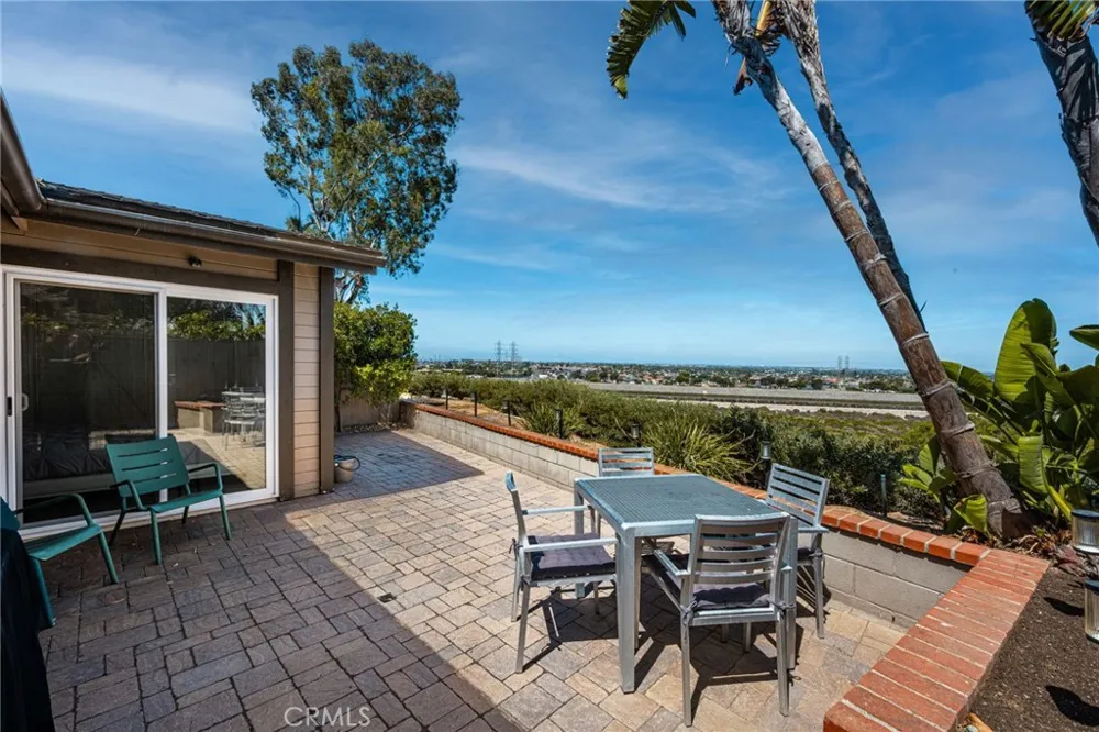 2175 Pacific Avenue #D6 Costa Mesa, CA 92627