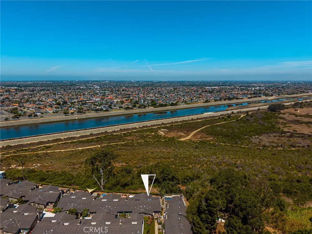 2175 Pacific Avenue #D6 Costa Mesa, CA 92627