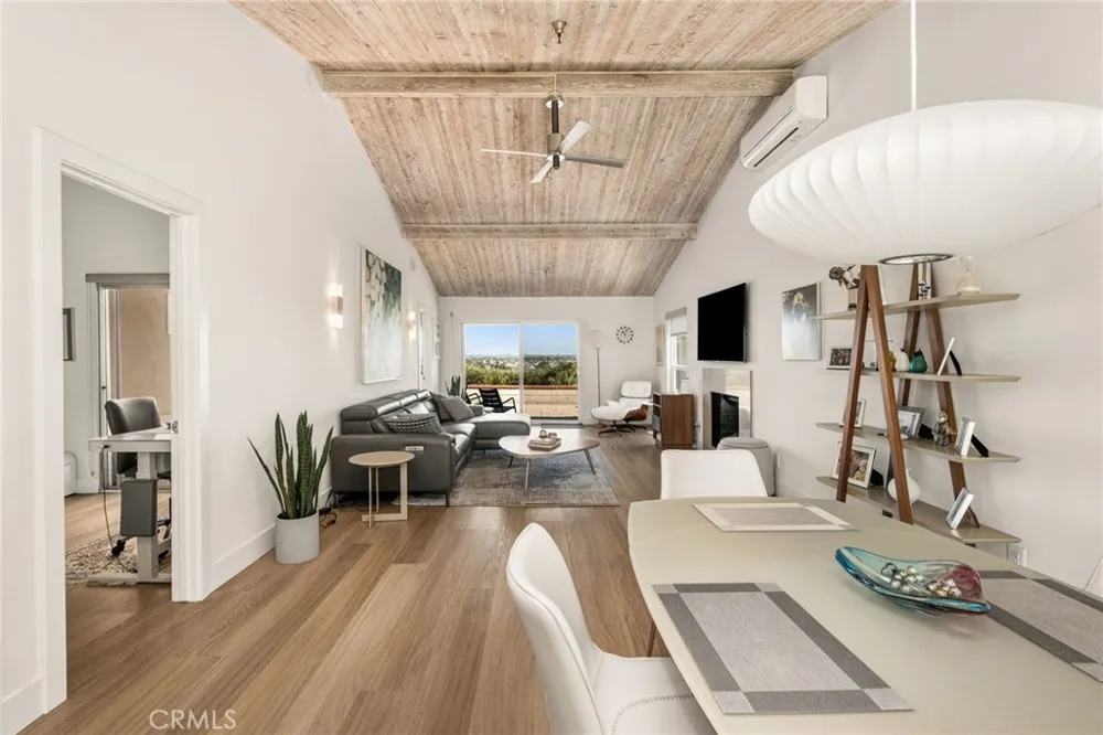 2175 Pacific Avenue #D6 Costa Mesa, CA 92627