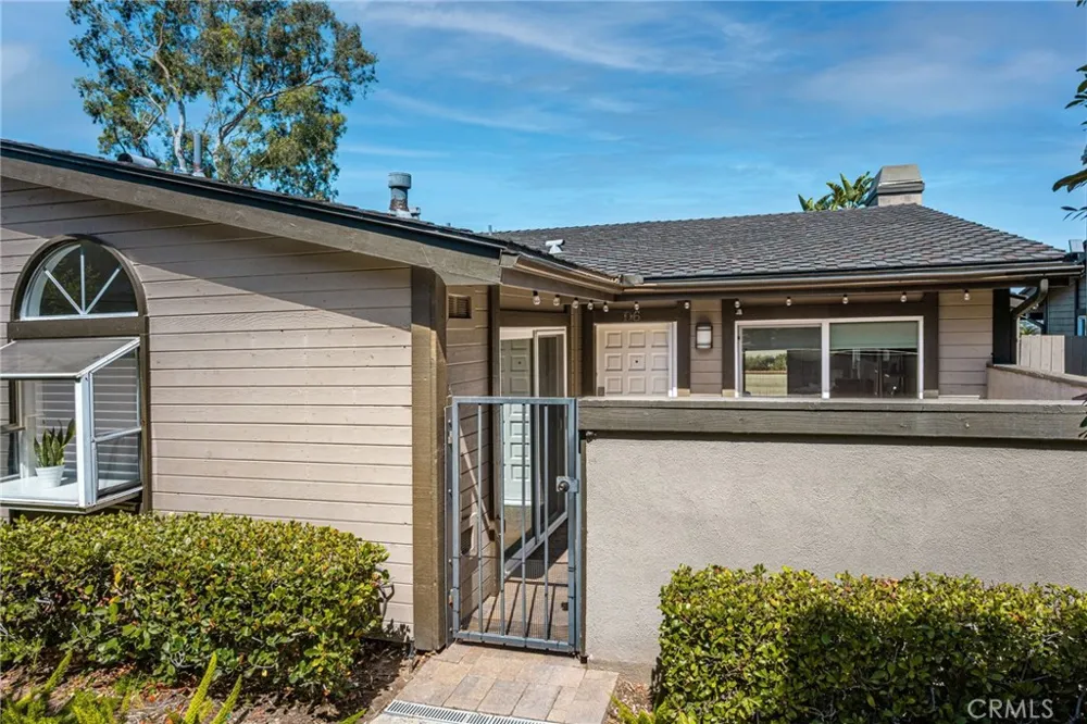 2175 Pacific Avenue #D6 Costa Mesa, CA 92627