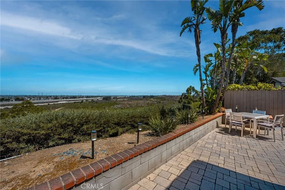 2175 Pacific Avenue #D6 Costa Mesa, CA 92627