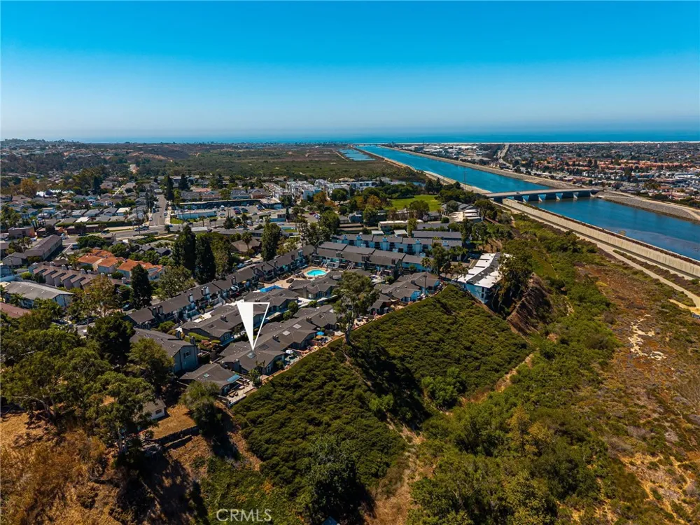 2175 Pacific Avenue #D6 Costa Mesa, CA 92627