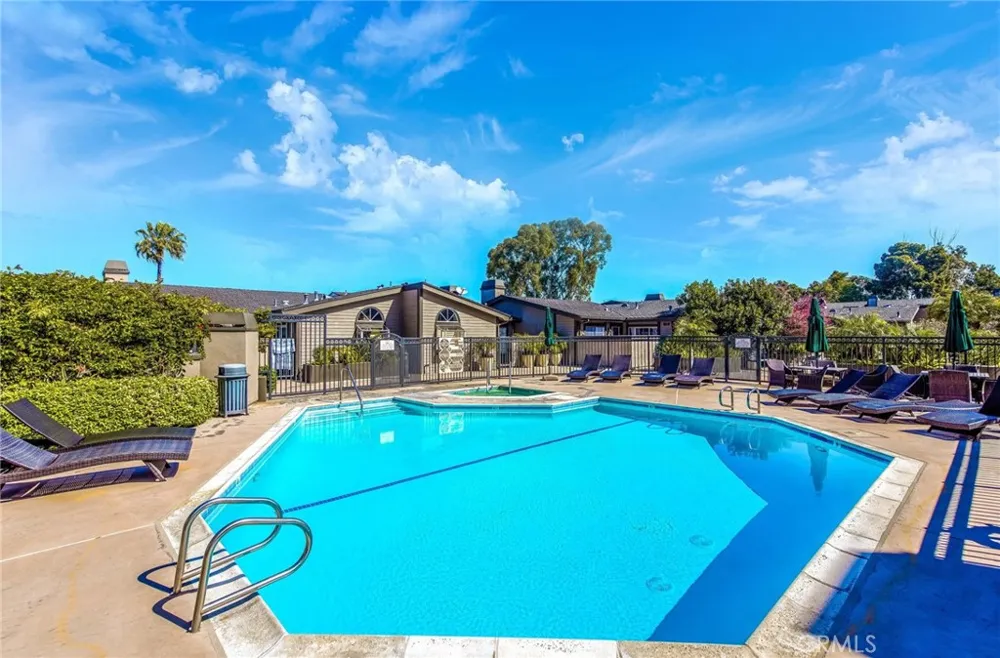 2175 Pacific Avenue #D6 Costa Mesa, CA 92627