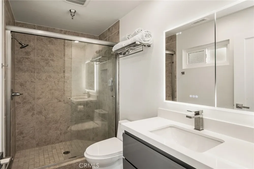 2175 Pacific Avenue #D6 Costa Mesa, CA 92627