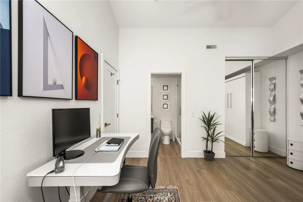 2175 Pacific Avenue #D6 Costa Mesa, CA 92627