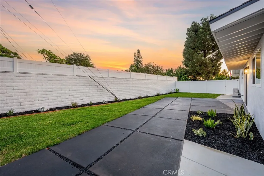 245 Tulane Costa Mesa, CA 92626