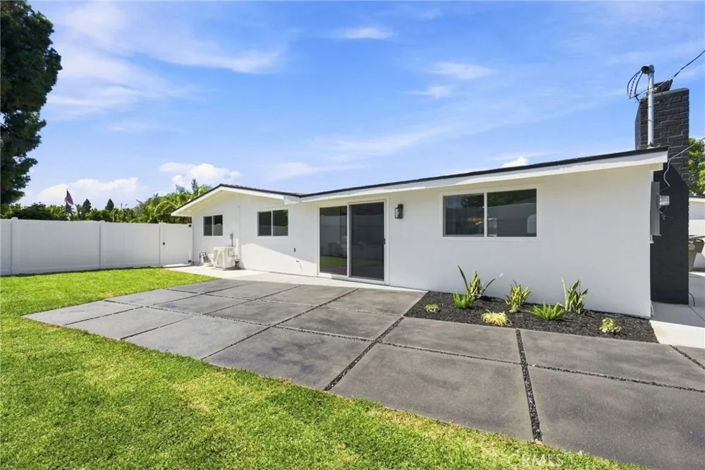 245 Tulane Costa Mesa, CA 92626