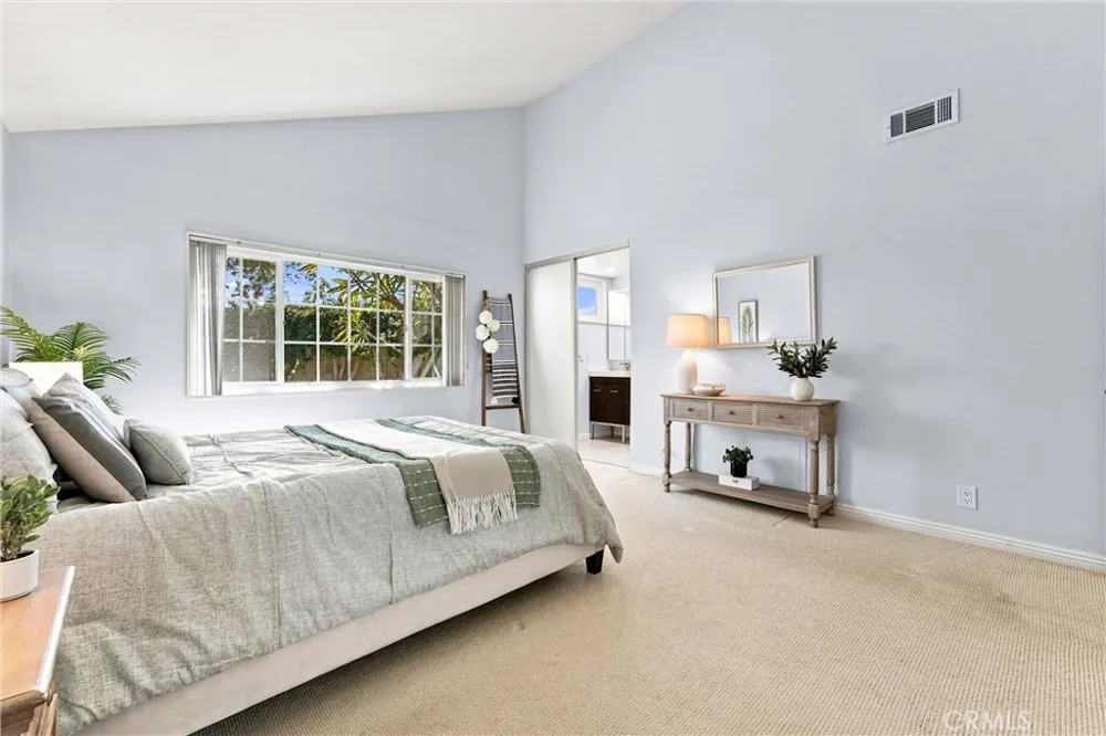 2142 Fallen Leaf Tustin, CA 92780