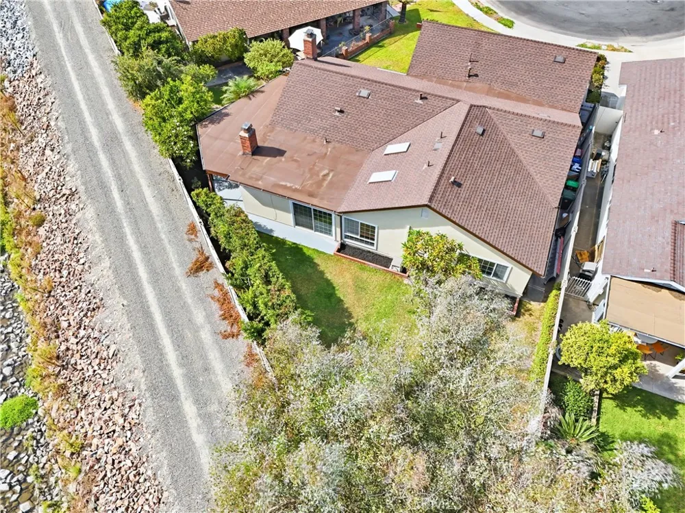 2142 Fallen Leaf Tustin, CA 92780