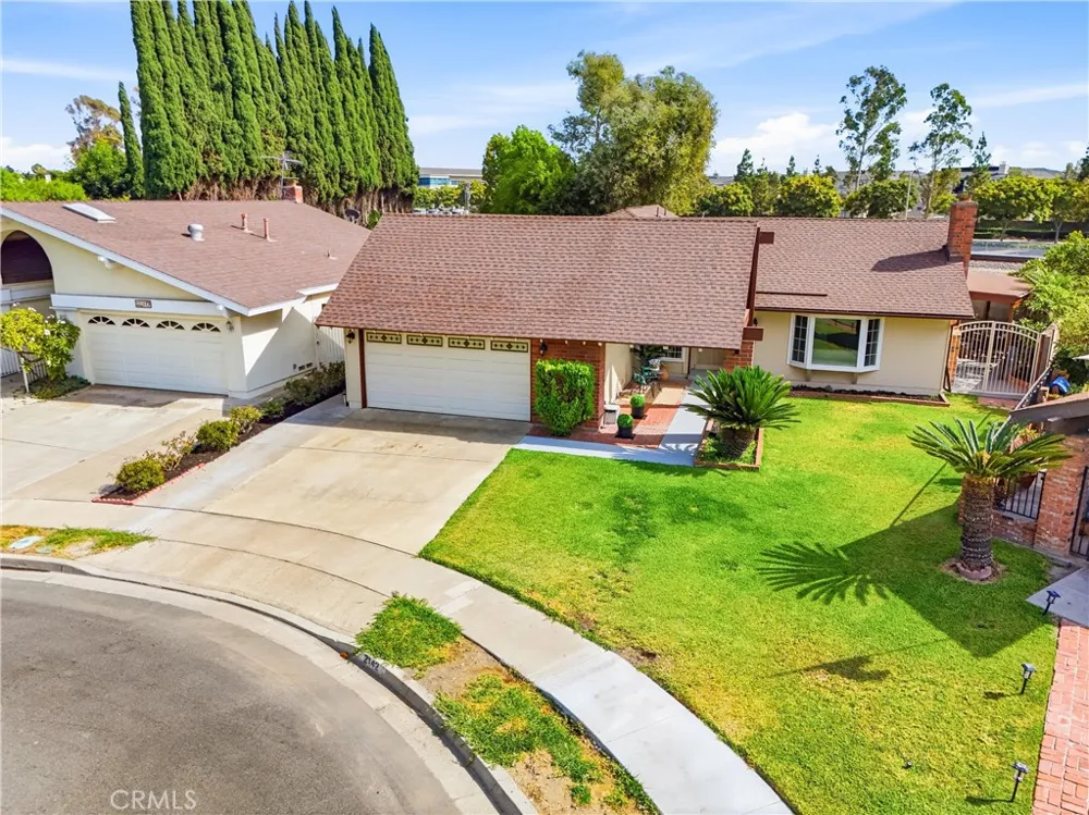 2142 Fallen Leaf Tustin, CA 92780