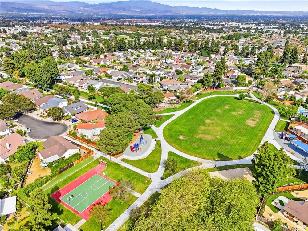 2142 Fallen Leaf Tustin, CA 92780