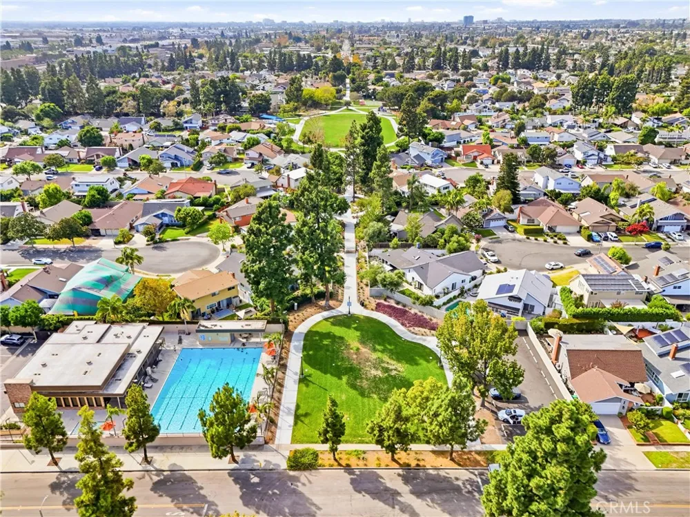 2142 Fallen Leaf Tustin, CA 92780