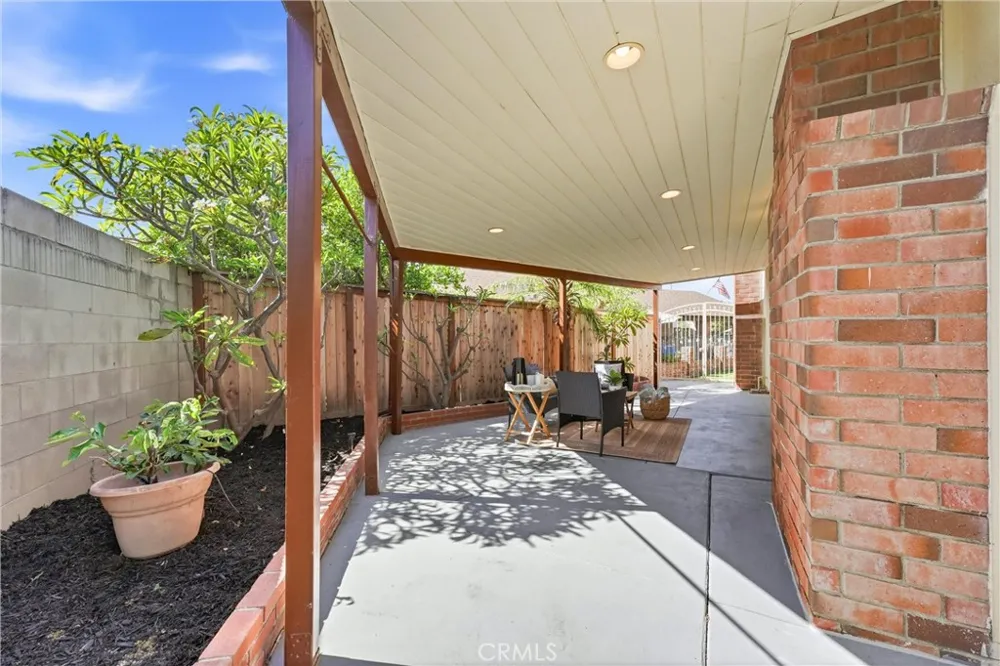 2142 Fallen Leaf Tustin, CA 92780