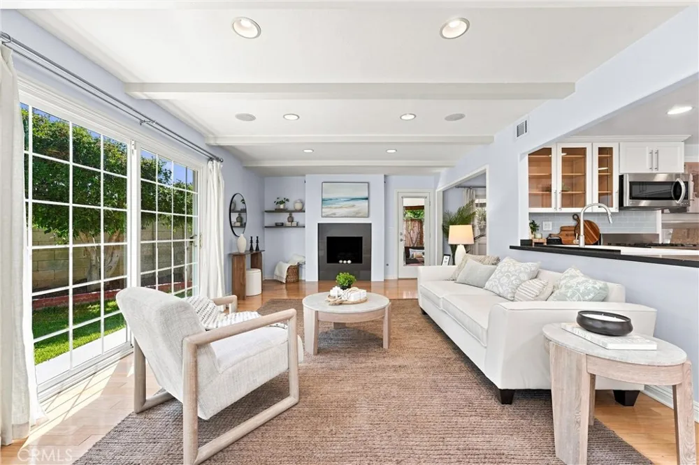 2142 Fallen Leaf Tustin, CA 92780