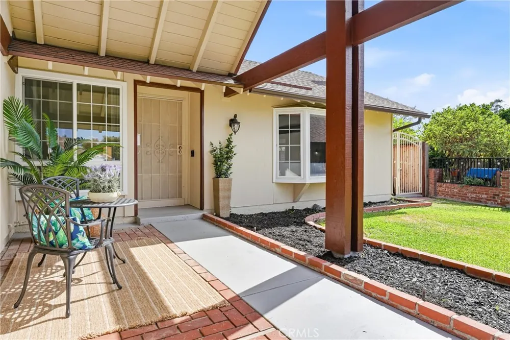 2142 Fallen Leaf Tustin, CA 92780