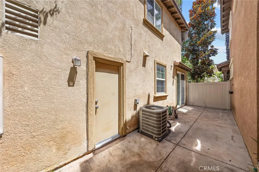 8780 Ussel Riverside, CA 92503