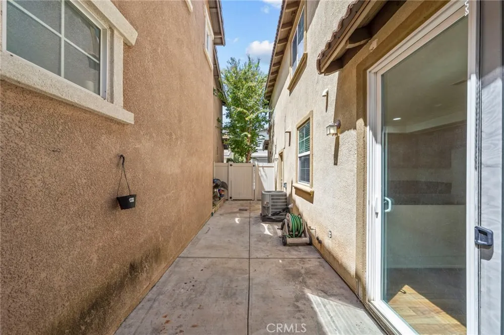 8780 Ussel Riverside, CA 92503