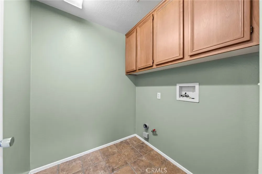 8780 Ussel Riverside, CA 92503
