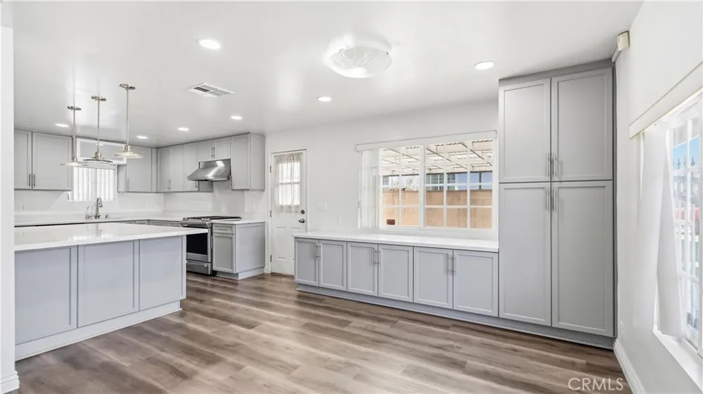 933 Montecito Drive San Gabriel, CA 91776