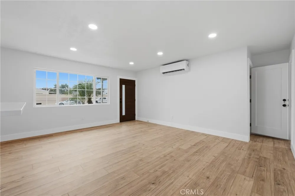 623 S Mistletoe Avenue San Jacinto, CA 92583