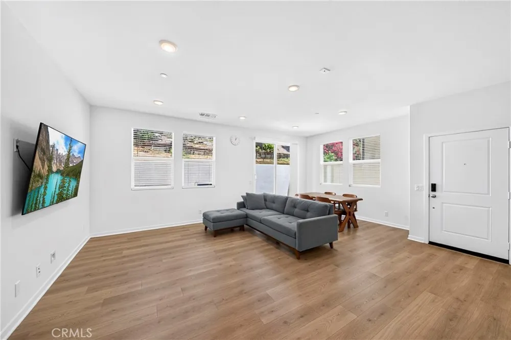 306 Vista Drive #103 La Habra, CA 90631