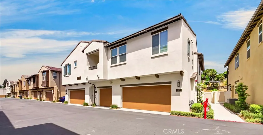 306 Vista Drive #103 La Habra, CA 90631