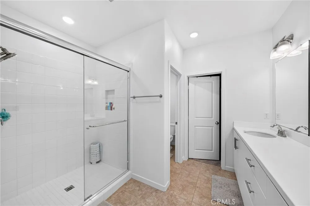 306 Vista Drive #103 La Habra, CA 90631