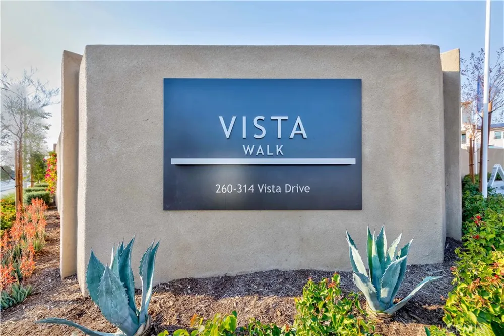 306 Vista Drive #103 La Habra, CA 90631