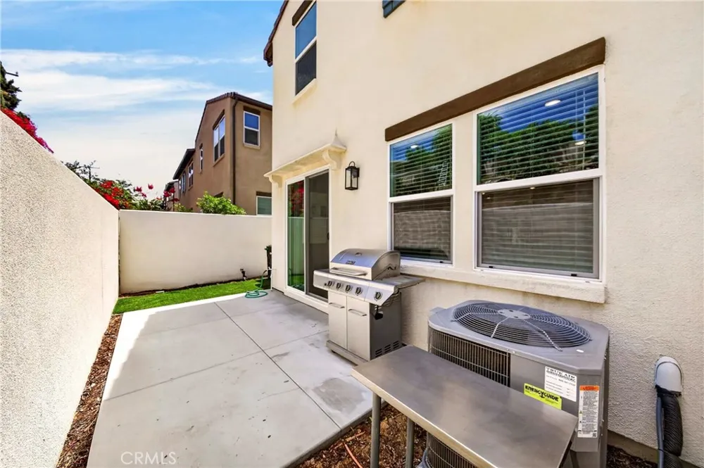 306 Vista Drive #103 La Habra, CA 90631