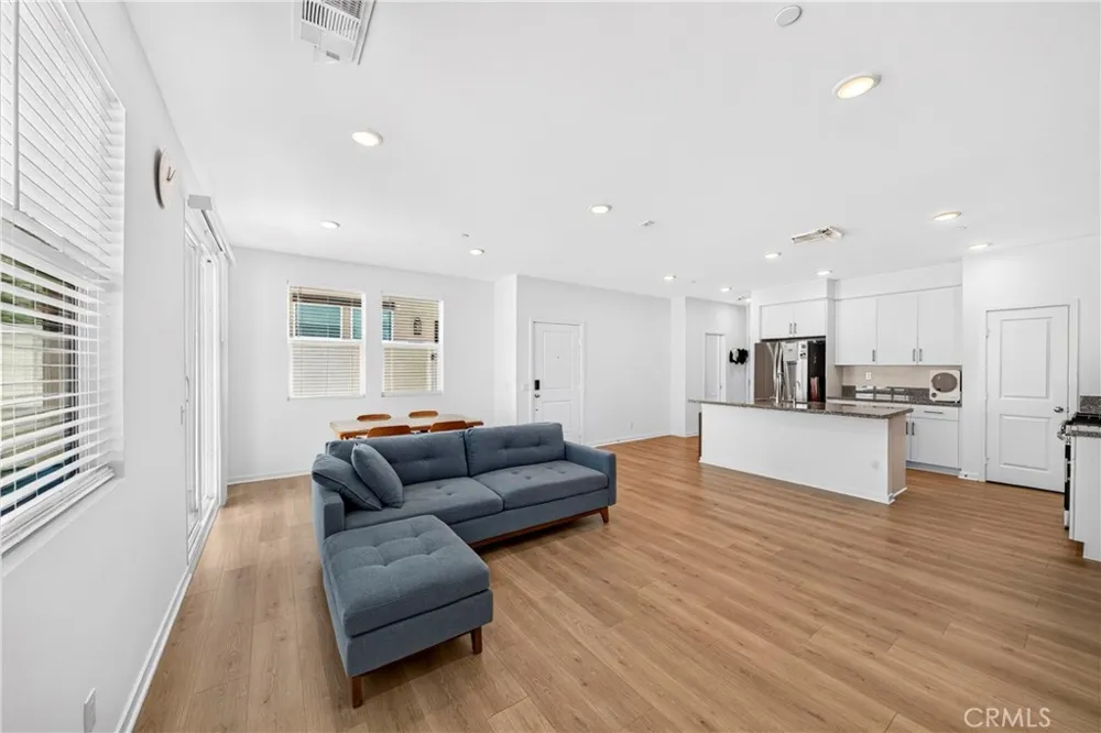 306 Vista Drive #103 La Habra, CA 90631