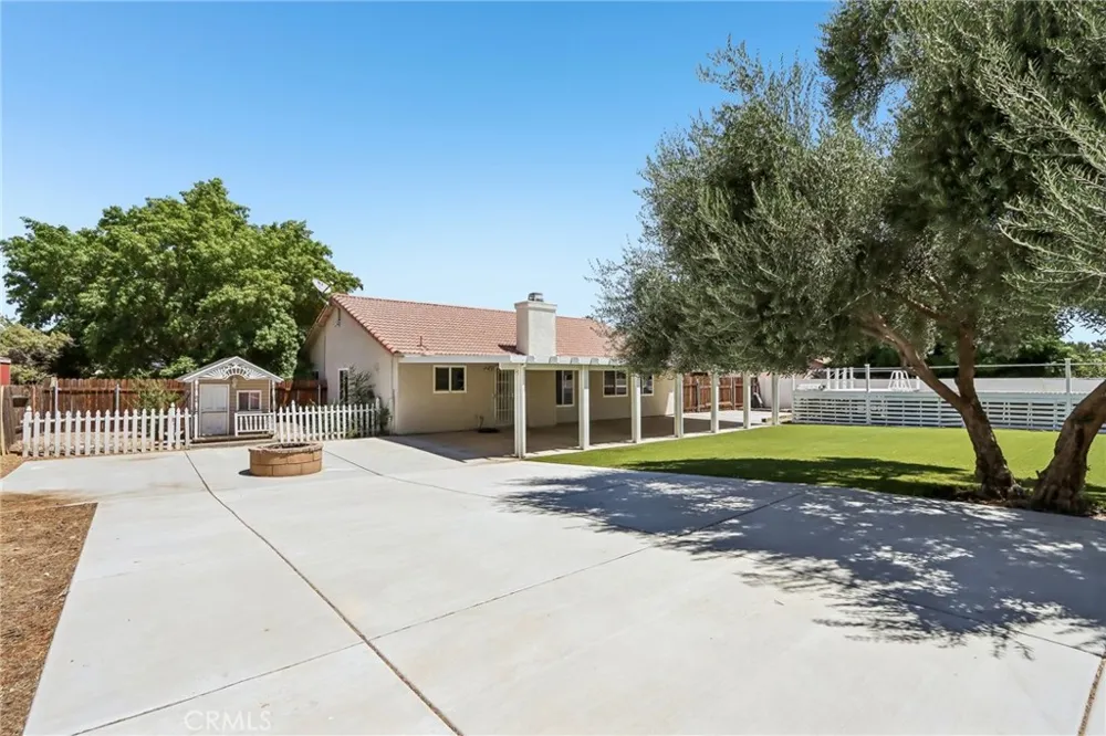 15655 Cheyenne Hesperia, CA 92345