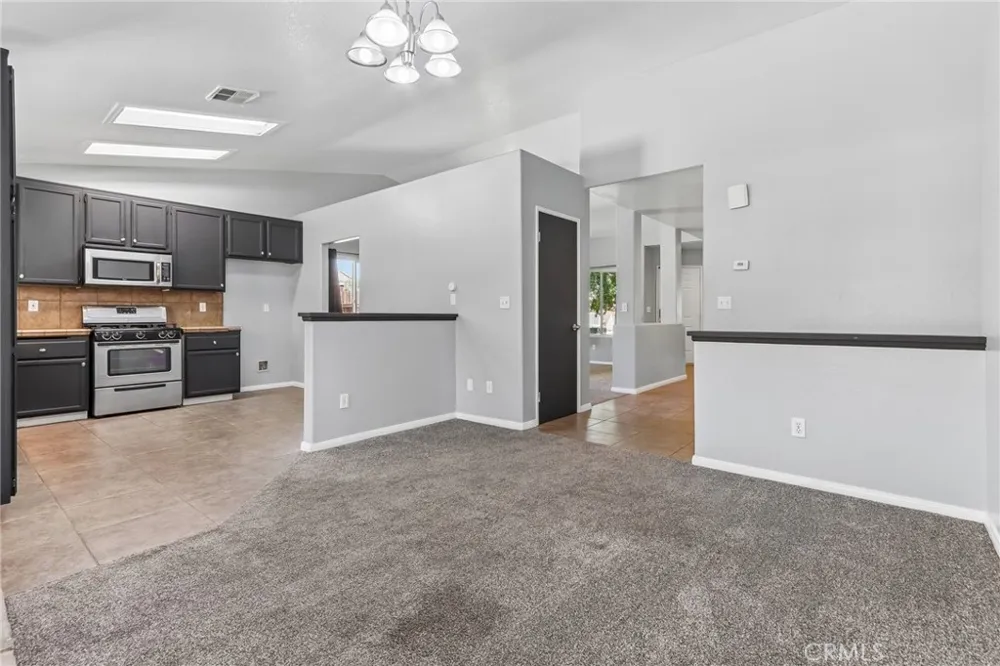 15655 Cheyenne Hesperia, CA 92345