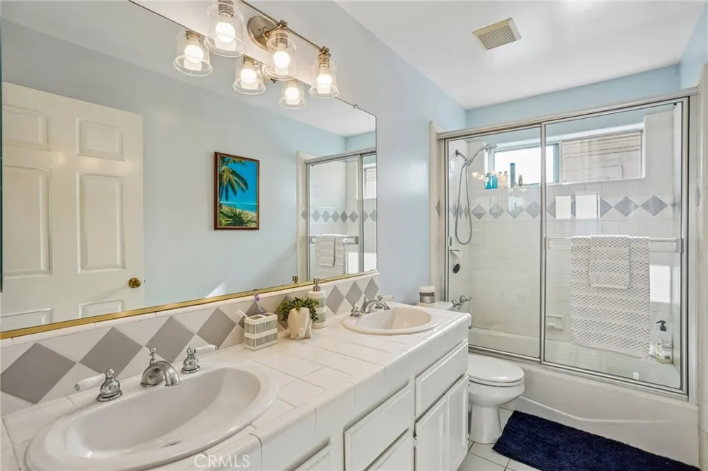 638 Rosecrans Avenue Manhattan Beach, CA 90266