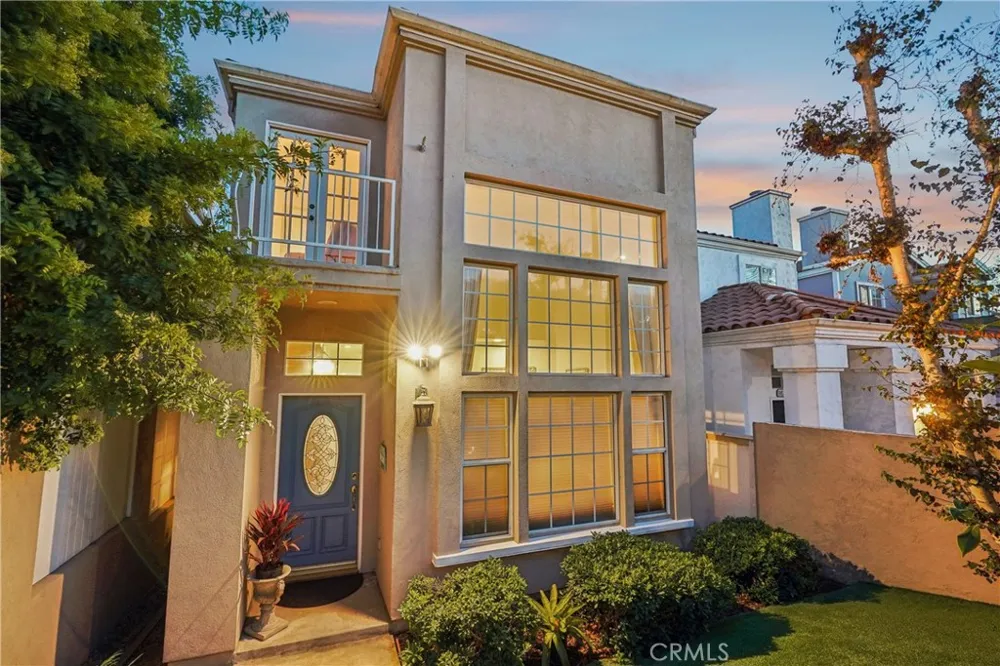 638 Rosecrans Avenue Manhattan Beach, CA 90266