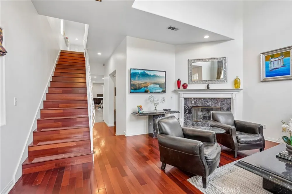 638 Rosecrans Avenue Manhattan Beach, CA 90266