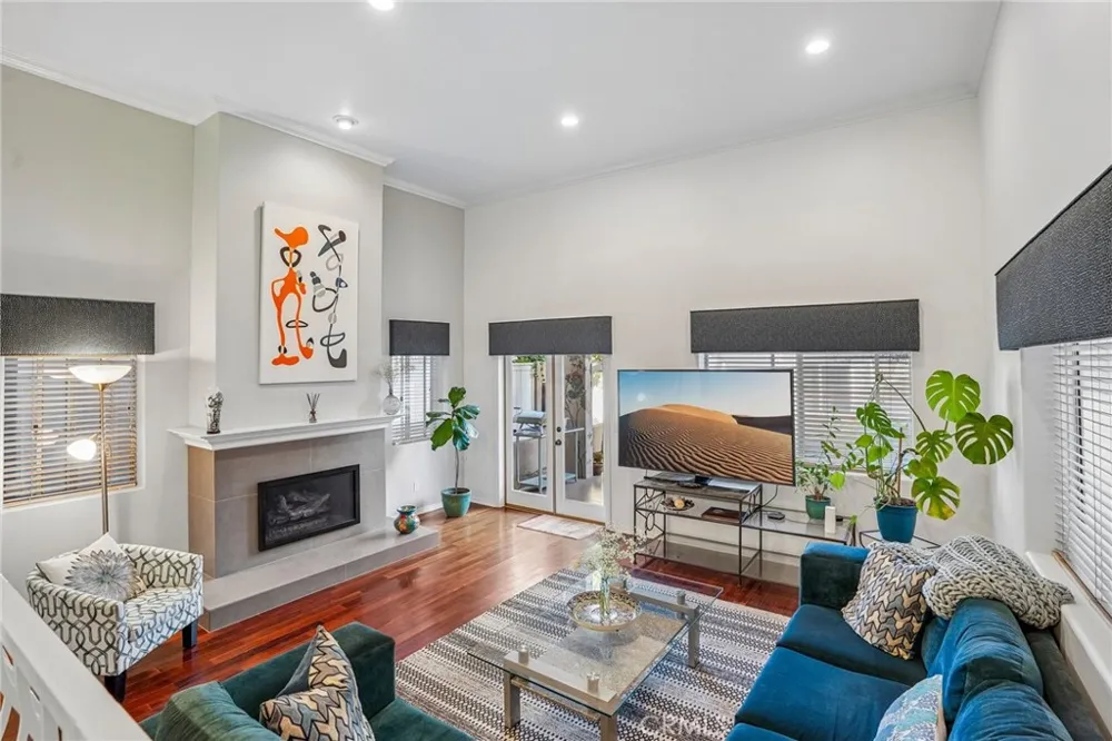 638 Rosecrans Avenue Manhattan Beach, CA 90266