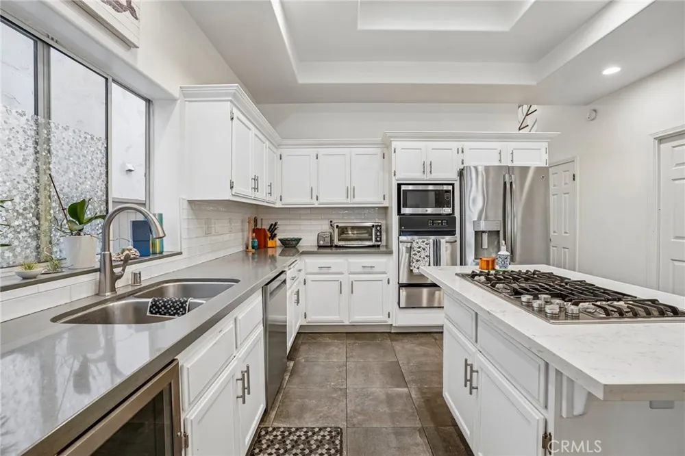 638 Rosecrans Avenue Manhattan Beach, CA 90266