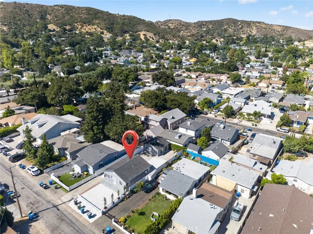 10335 Scoville Avenue Sunland, CA 91040