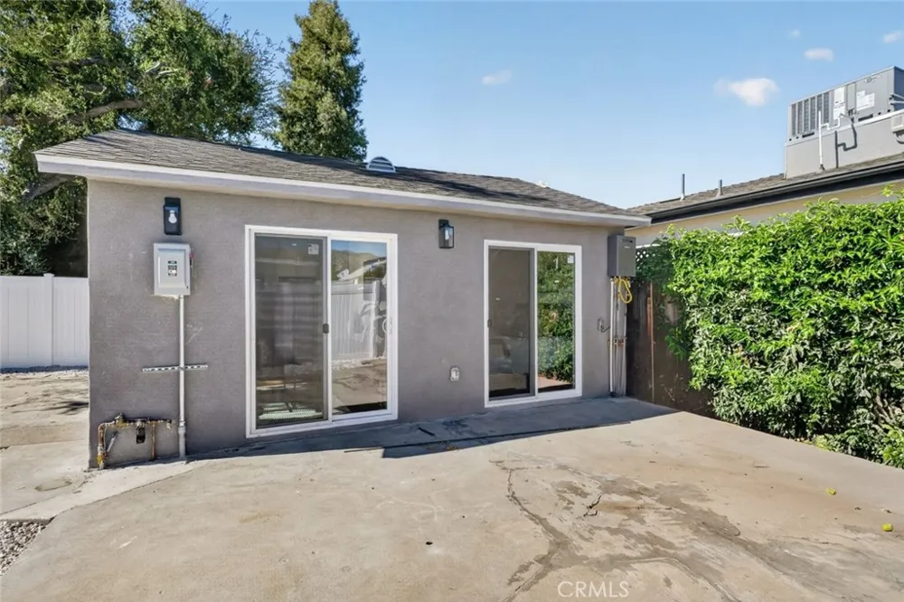 10335 Scoville Avenue Sunland, CA 91040