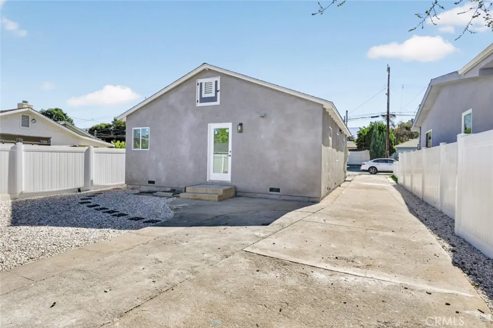 10335 Scoville Avenue Sunland, CA 91040