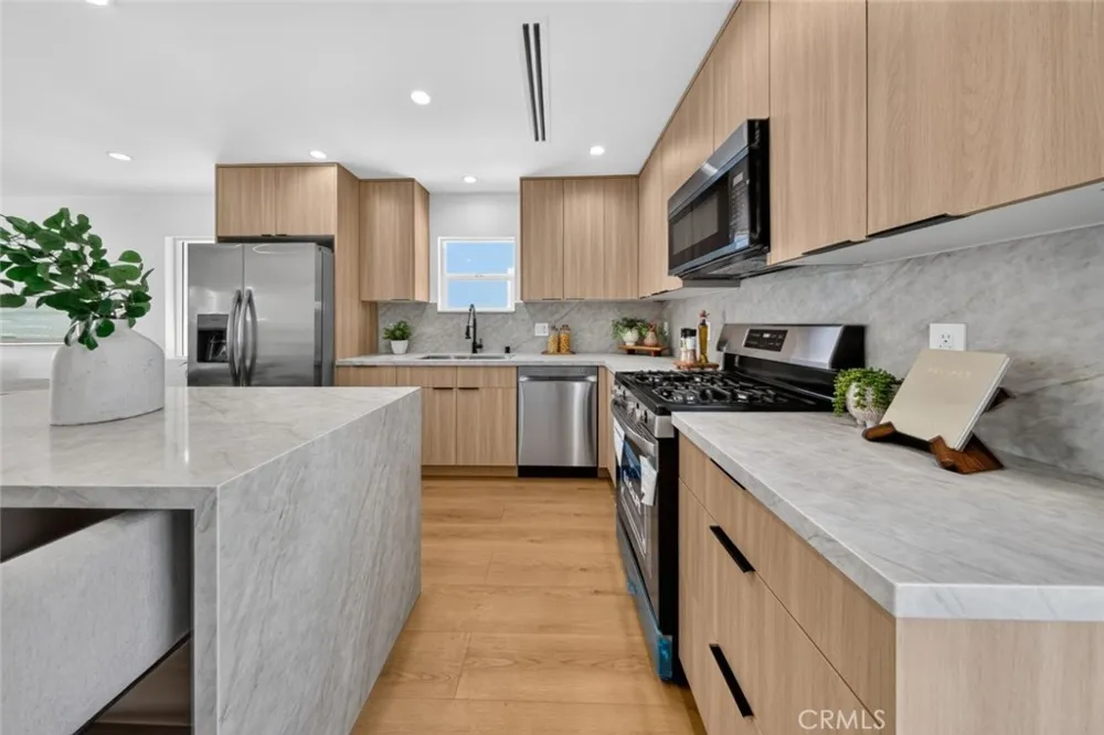 10335 Scoville Avenue Sunland, CA 91040