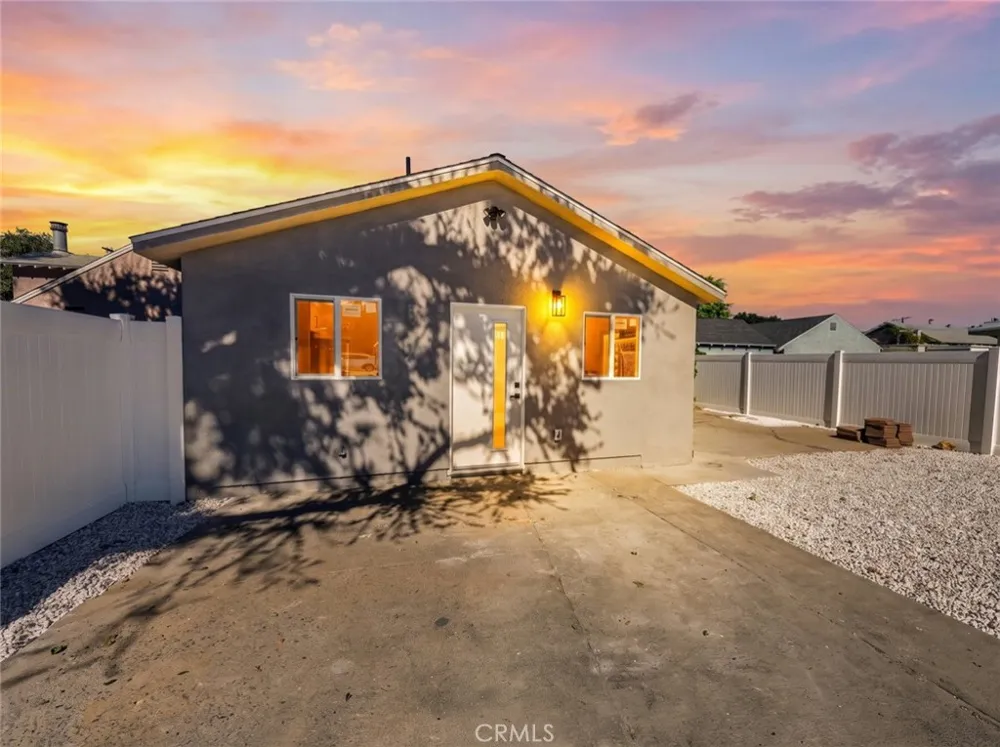 10335 Scoville Avenue Sunland, CA 91040