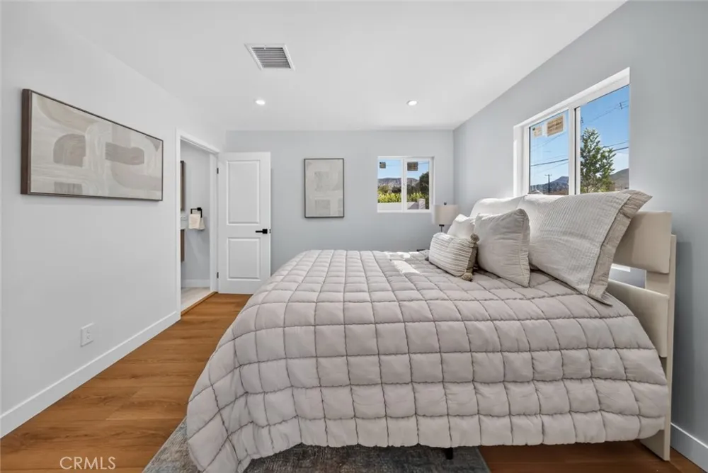 10335 Scoville Avenue Sunland, CA 91040