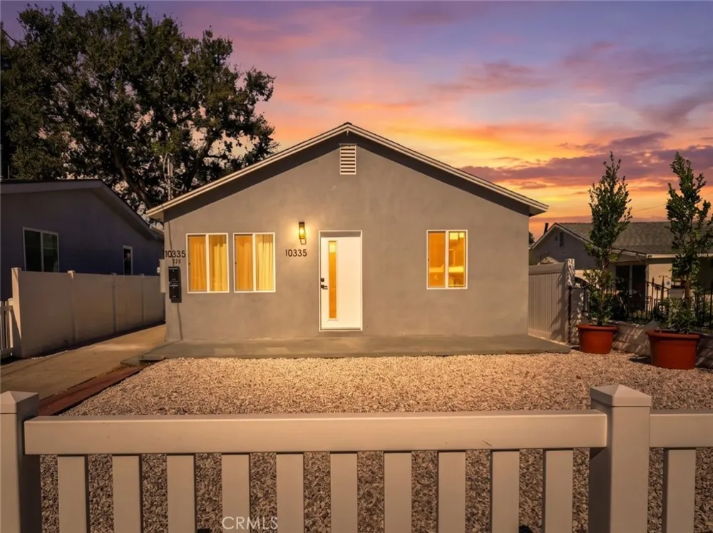 10335 Scoville Avenue Sunland, CA 91040