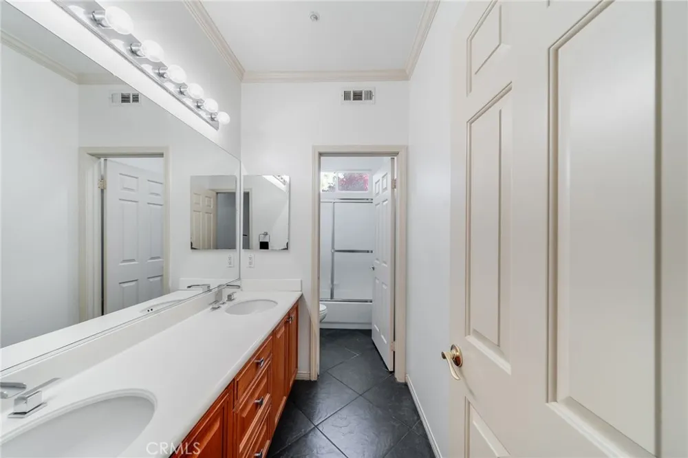 2 Avenida Cristal San Clemente, CA 92673